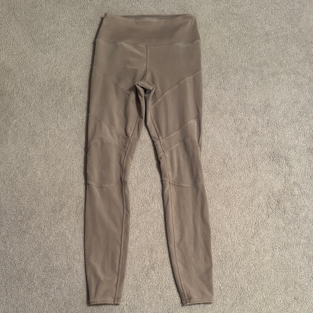 ALO Yoga High-Waist Leggings in Taupe